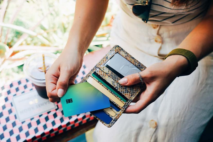 25 Credit Cards Offering Welcome Bonuses of 100,000 Points or More